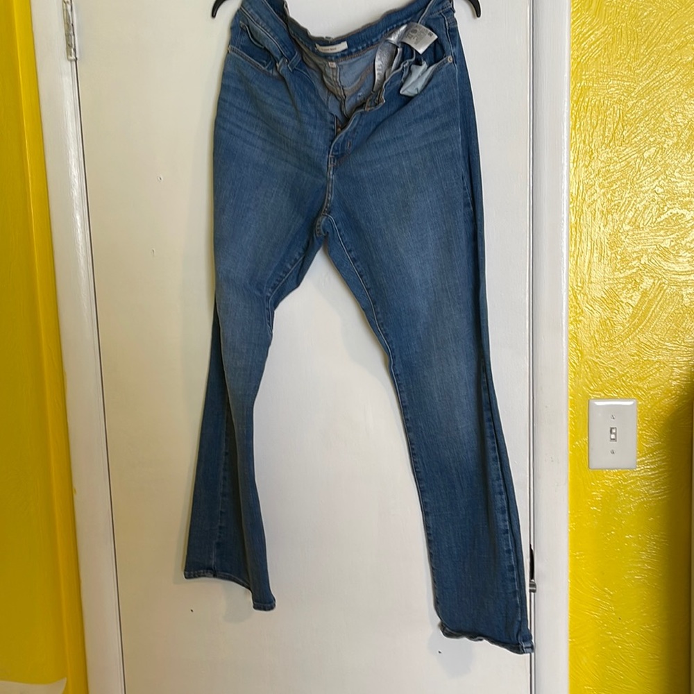 Levi boot cute jeans